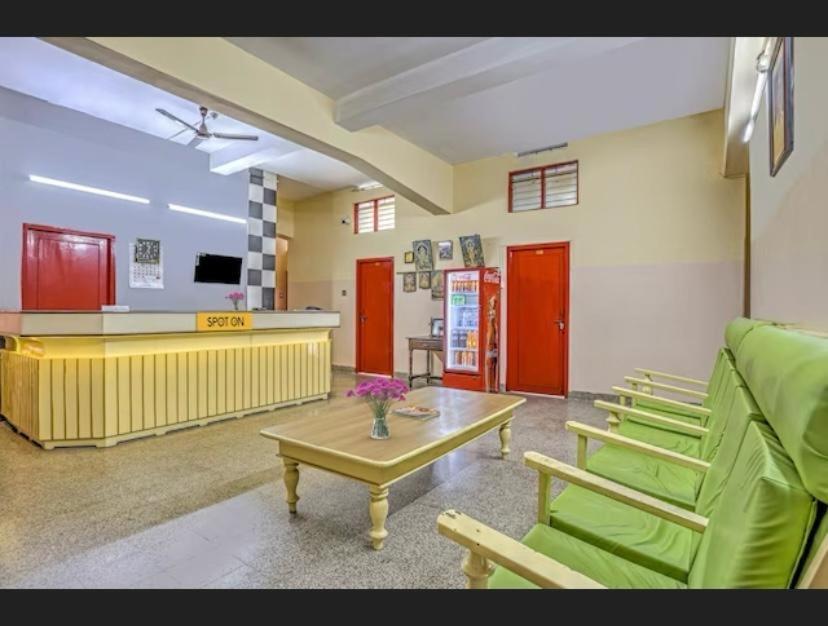 Ss Kkp Tourist Home Thiruvananthapuram Dış mekan fotoğraf